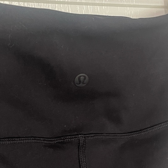 Lululemon Always On High-Rise Tight 28"
Black 2019 W5CELS $98 Everlux Sz 4 - Picture 7 of 7